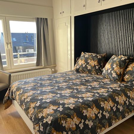 Ruim Appartement Met Zeezicht บลังเคนเบอร์เก ภายนอก รูปภาพ
