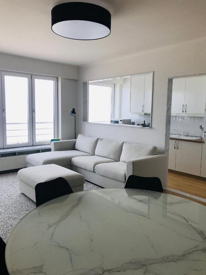 Ruim Appartement Met Zeezicht บลังเคนเบอร์เก ภายนอก รูปภาพ